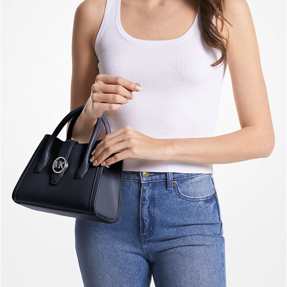 MICHAEL KORS
Gabby Small Faux Leather Satchel
COLOR NAVY
NWT - Picture 3 of 16